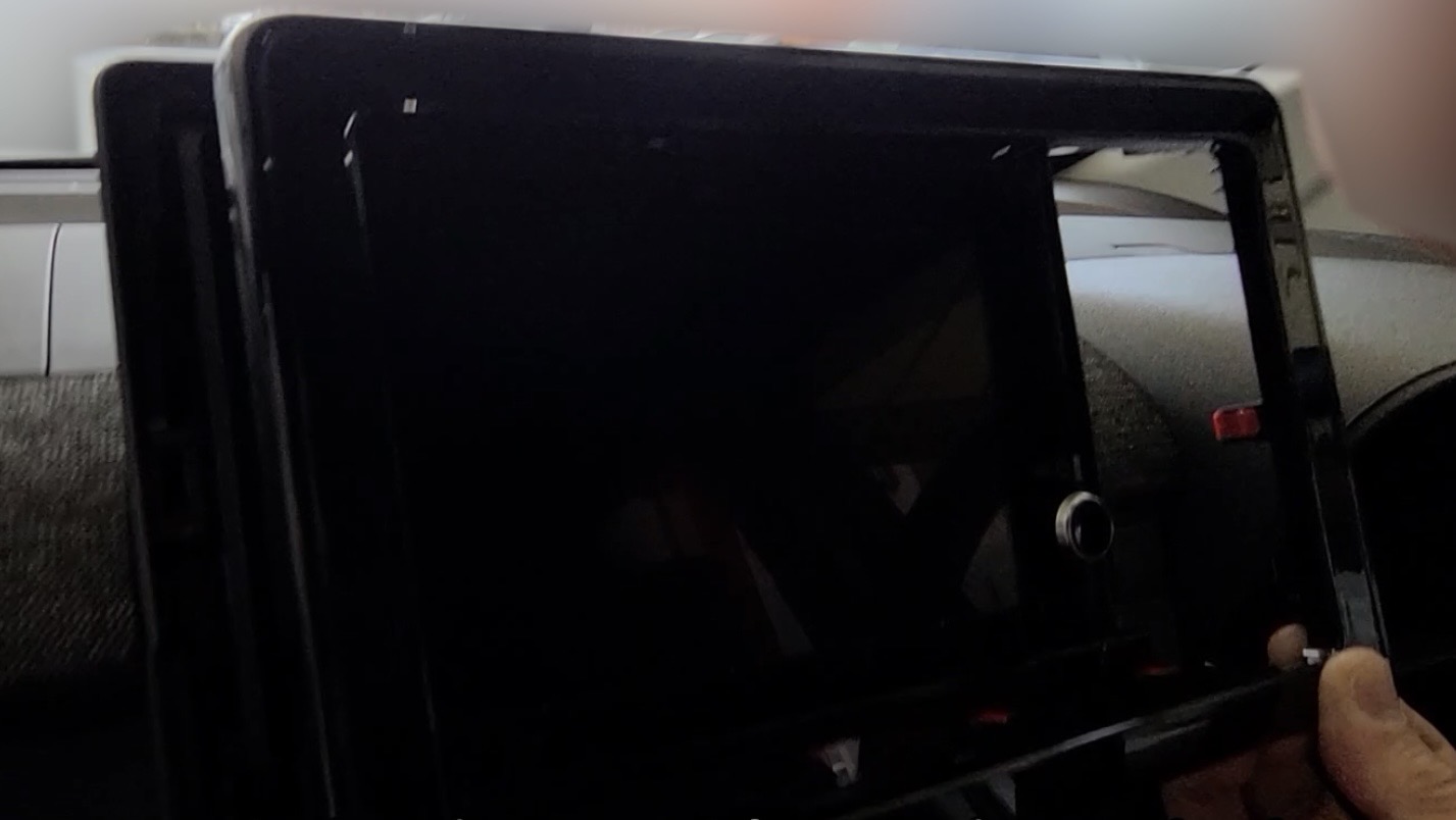 テレビ取り付け 新型ヴォクシー】なまら簡単！テレビキャンセラー取り付け方法！【新型