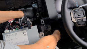 ランドクルーザー250】TVキャンセラー「ミエーテレ」取り付け方法